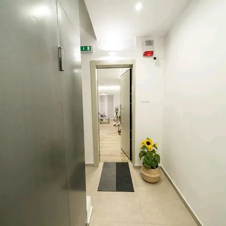 Stylish Central Athens Apartment Cozy & Modern Lägenhet